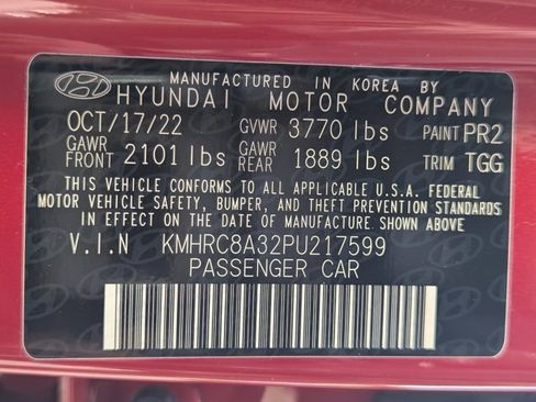 Used 2023 Hyundai Venue SEL image 28