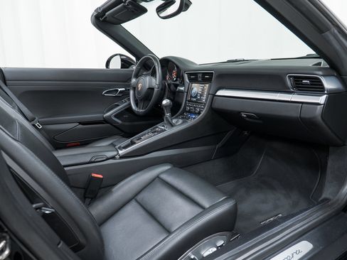 Certified 2014 Porsche 911 Carrera image 23