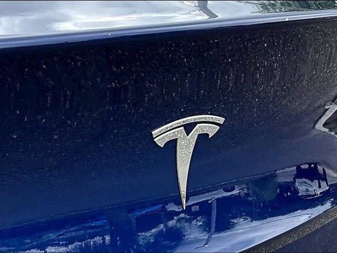 Used 2023 Tesla Model Y Long Range AWD/4WD image 18