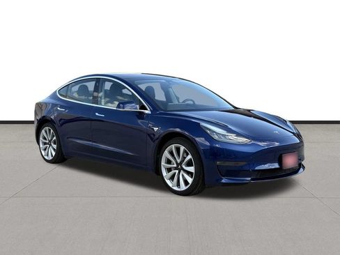 Used 2018 Tesla Model 3 Long Range RWD image 3