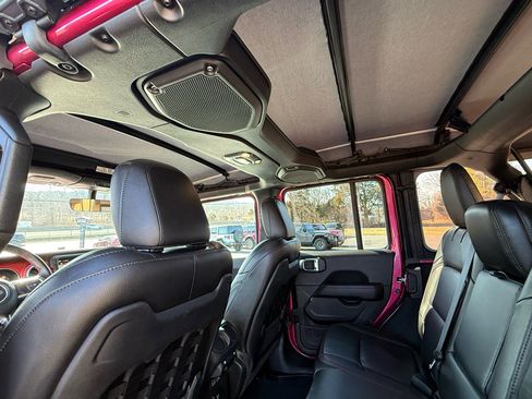 Used 2022 Jeep Wrangler Unlimited Rubicon w/ Xtreme Recon 35" Tire Package image 32