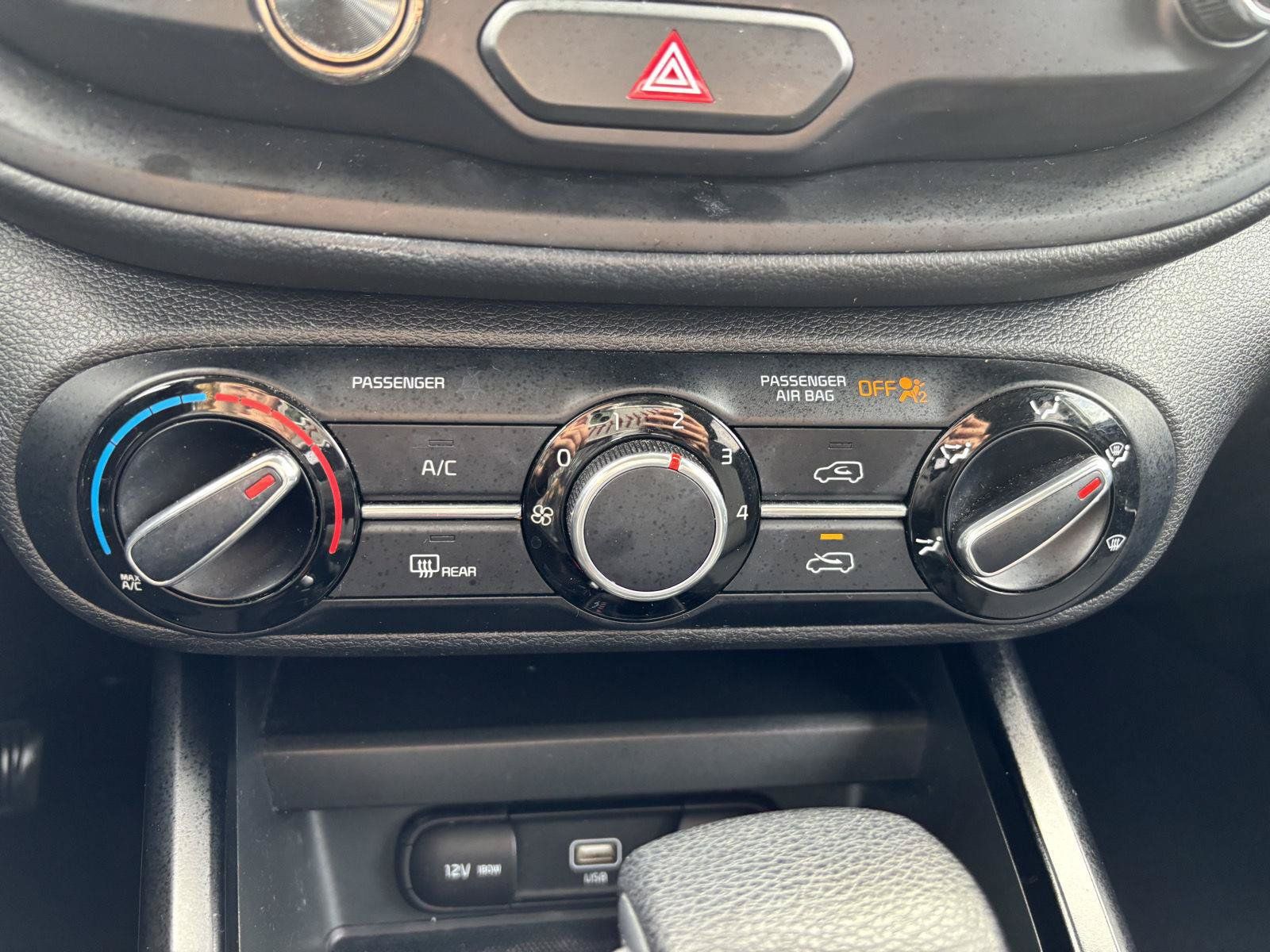 Used 2020 Kia Soul LX FWD image 27