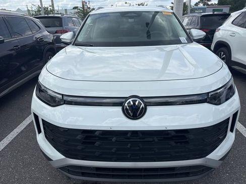 Used 2025 Volkswagen Tiguan S FWD image 2