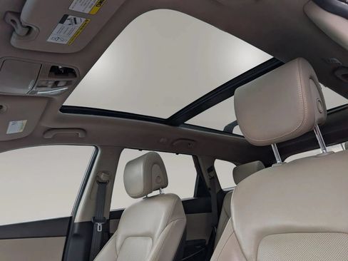 Used 2018 Hyundai Santa Fe Limited FWD image 9