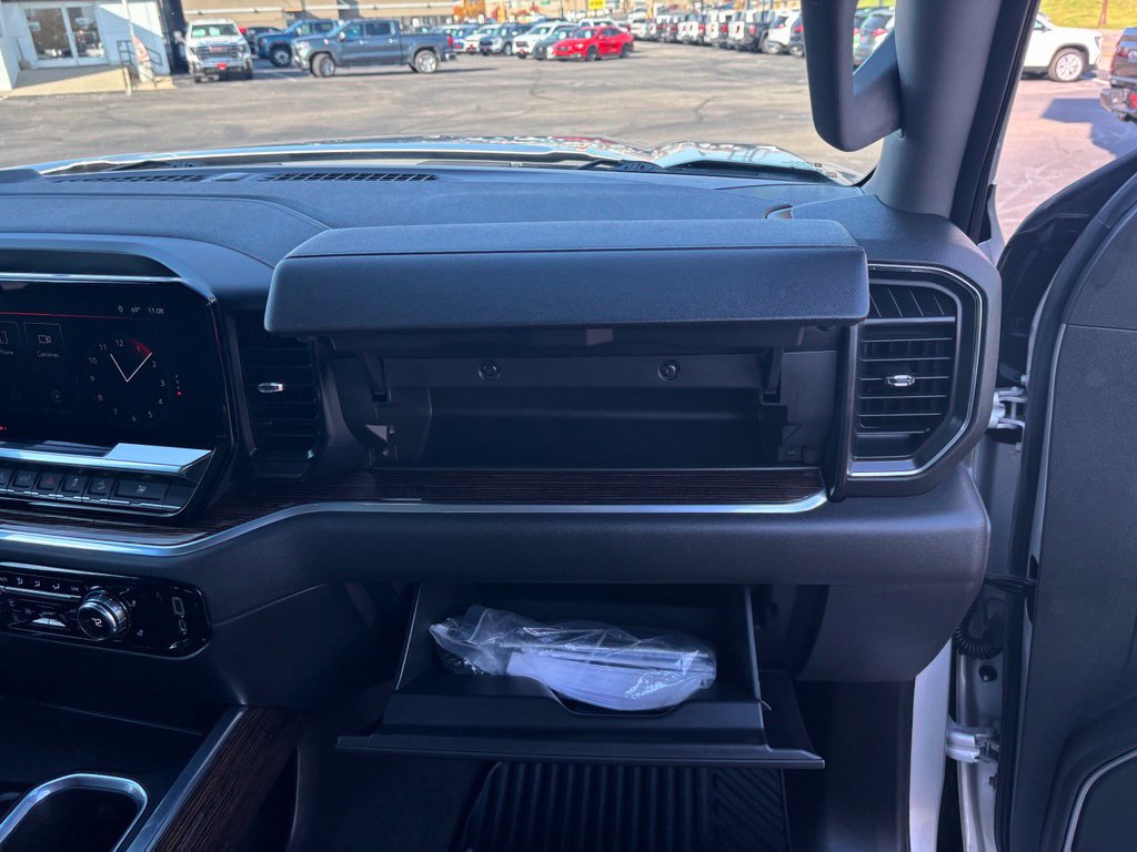 Used 2022 GMC Sierra 1500 Elevation w/ Elevation Premium Package AWD/4WD image 16
