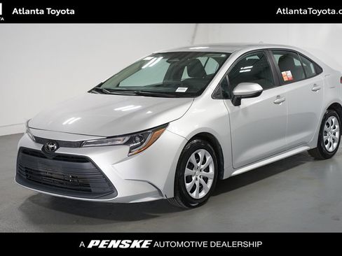 Certified 2023 Toyota Corolla LE image 1