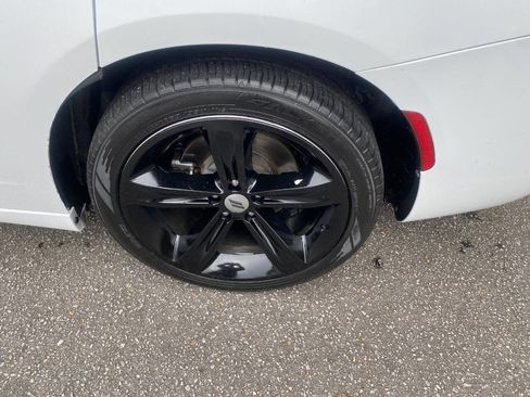 Used 2017 Dodge Charger R/T image 11