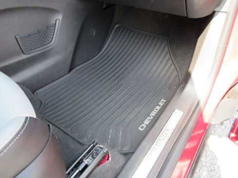 Used 2018 Chevrolet Equinox Premier FWD image 36