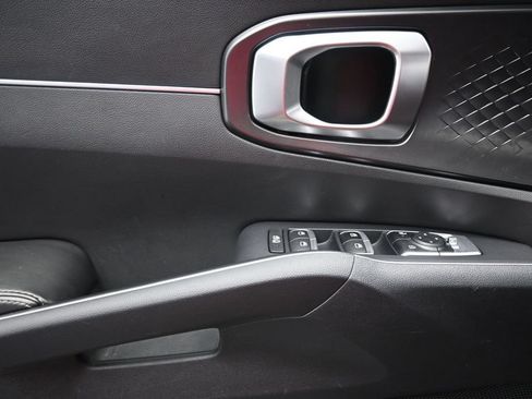Used 2024 Kia Sorento S FWD image 19