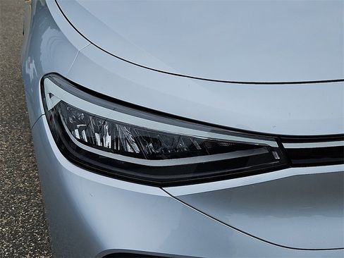 Used 2022 Volkswagen ID.4 Pro image 9