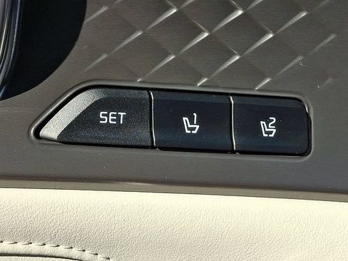 Certified 2023 Kia Sorento SX Prestige w/ Panoramic Sunroof Package AWD/4WD image 25