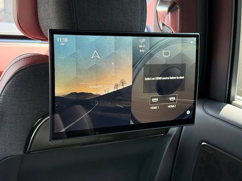 Certified 2025 Land Rover Range Rover SV AWD/4WD image 38