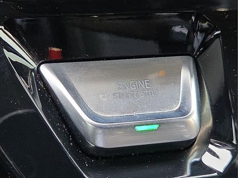 Used 2024 GMC Sierra 2500 Denali w/ Denali Reserve Package image 18