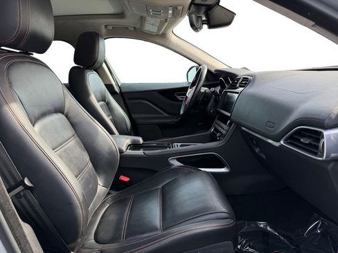Used 2020 Jaguar F-PACE Prestige image 17