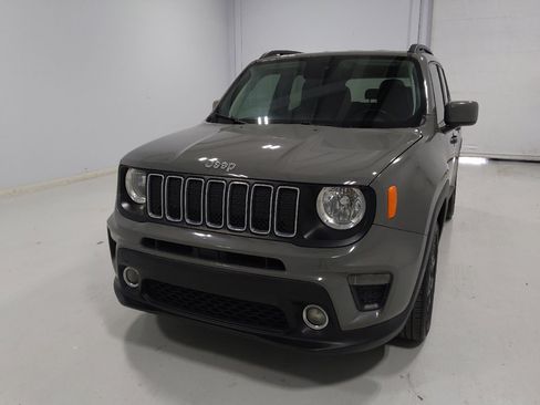 Used 2020 Jeep Renegade Latitude FWD image 15