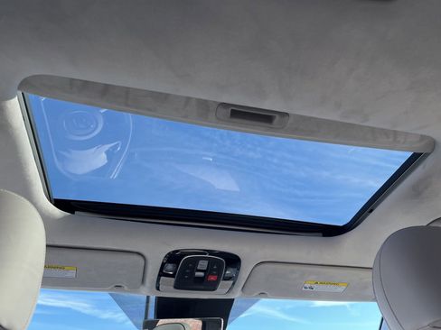 Used 2023 Hyundai Palisade Calligraphy image 47