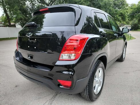 Used 2020 Chevrolet Trax LS w/ Tint and Cruise Package FWD image 9
