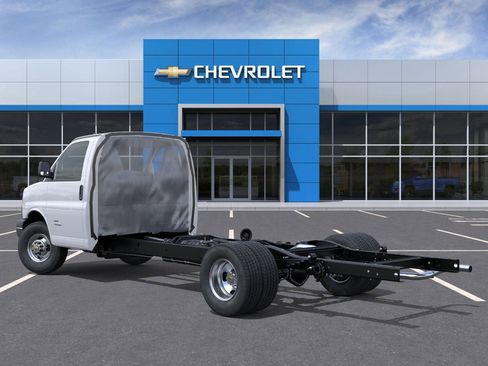 New 2026 Chevrolet Express 3500 w/ Power Convenience Package image 19