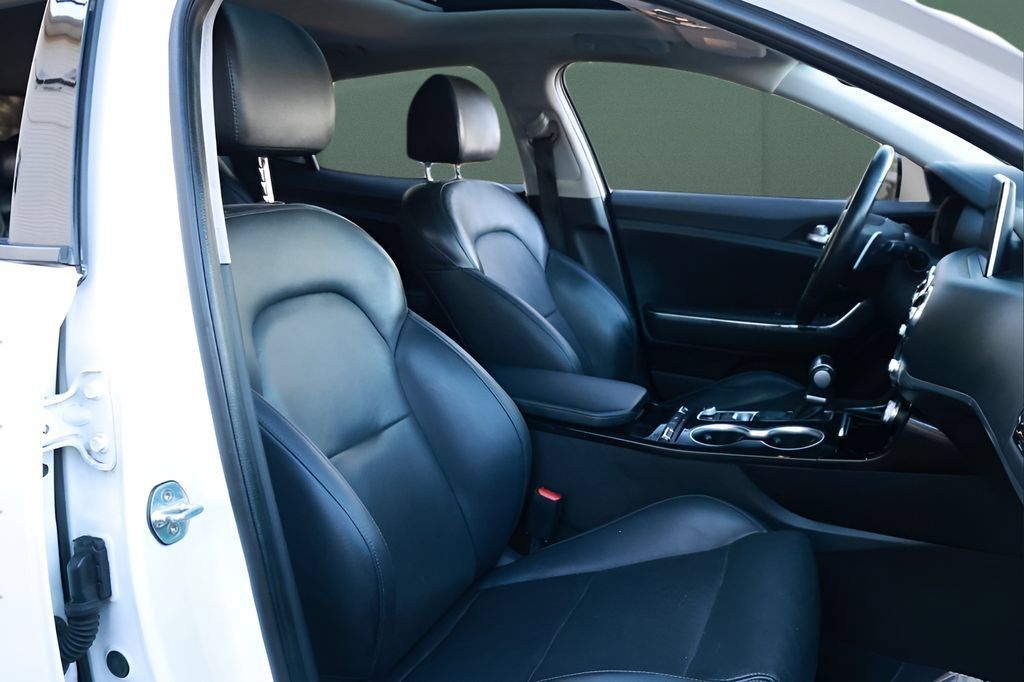 Used 2019 Kia Stinger Premium RWD image 25