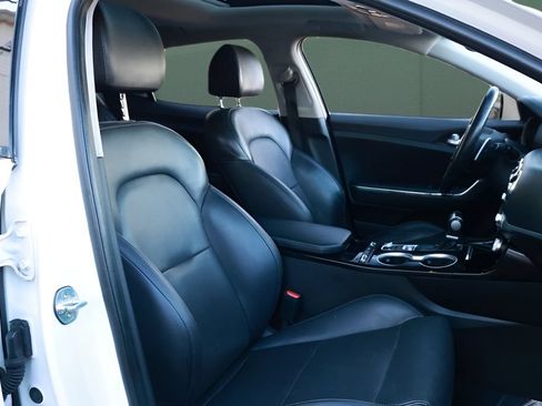 Used 2019 Kia Stinger Premium RWD image 25