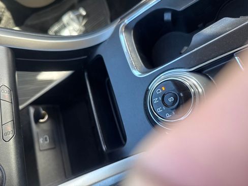 Used 2018 Ford Fusion SE image 30