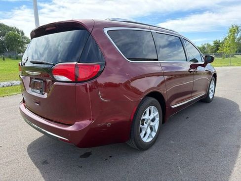 Used 2017 Chrysler Pacifica Touring-L Plus w/ Advanced Safetytec Group FWD image 7