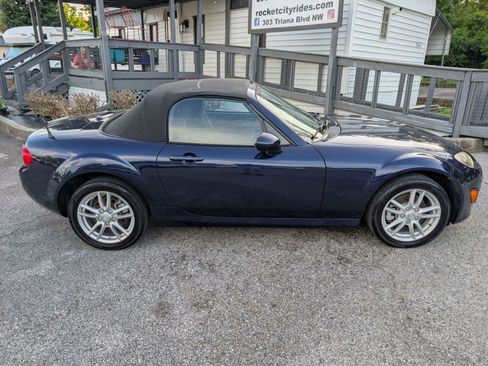Used 2012 MAZDA MX-5 Miata Sport w/ Convenience Pkg image 2