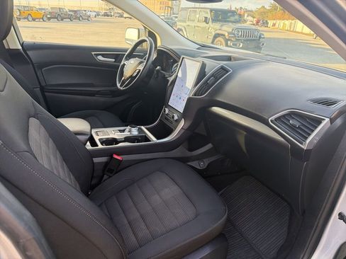 Used 2023 Ford Edge SEL w/ Cold Weather Package image 18