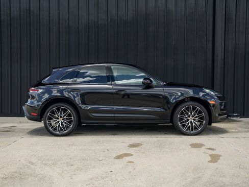 New 2025 Porsche Macan image 13