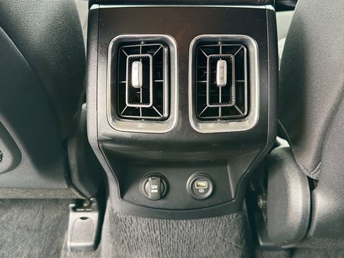 Used 2023 Kia Sorento LX FWD image 19