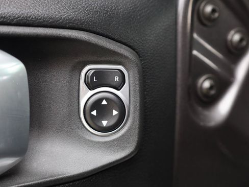 Used 2021 Jeep Wrangler Sport AWD/4WD image 30