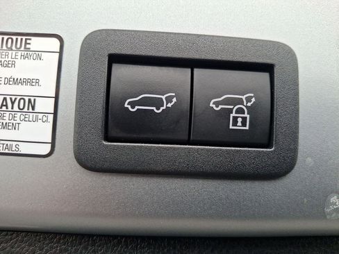 Used 2022 Toyota Corolla Cross XLE w/ Convenience Package image 30