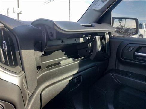 Used 2024 Chevrolet Silverado 1500 Custom image 21