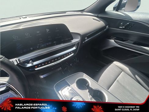 Certified 2025 Cadillac Lyriq Luxury AWD/4WD image 19