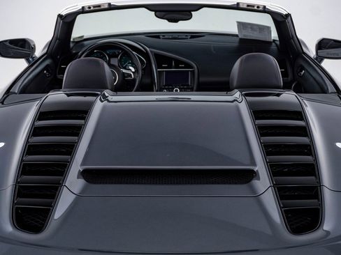 Used 2015 Audi R8 V10 w/ Full Leather Package image 16