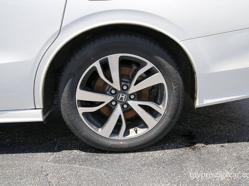 Used 2022 Honda Odyssey Touring image 5