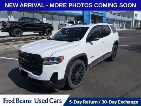 Used 2023 GMC Acadia SLT w/ Elevation Edition image 3