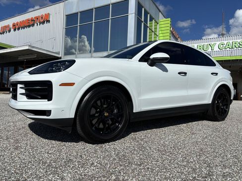 Used 2025 Porsche Cayenne Coupe AWD/4WD image 36