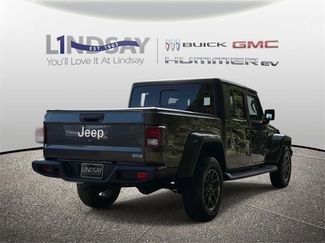 Used 2022 Jeep Gladiator Overland w/ Popular Equipment Package video 2