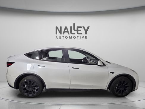 Used 2023 Tesla Model Y Long Range image 5