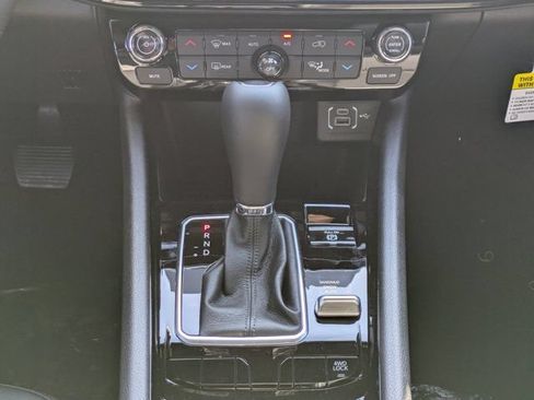 New 2026 Jeep Compass Latitude w/ Sun and Sound Group AWD/4WD image 17