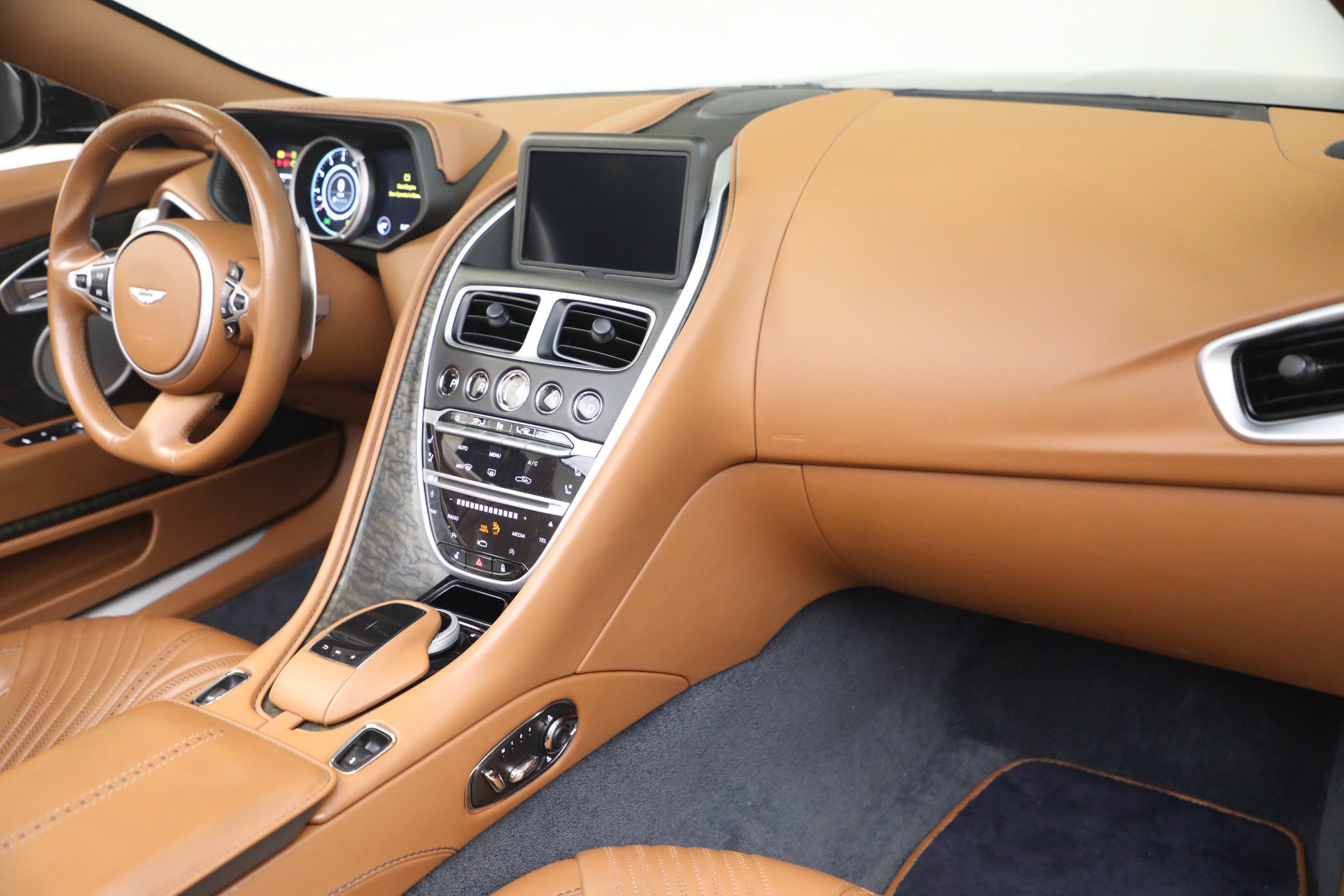 Used 2019 Aston Martin DB11 Volante RWD image 35