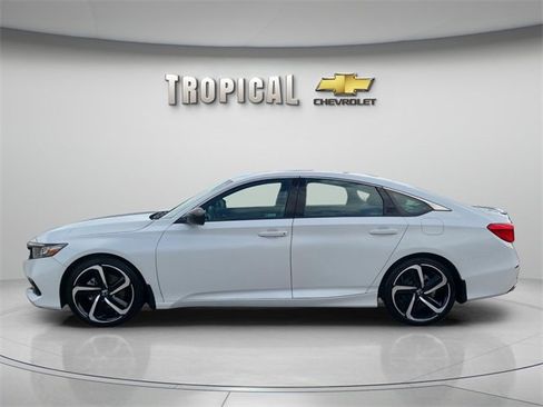 Used 2022 Honda Accord Sport image 2