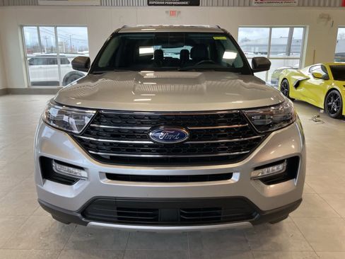 Used 2023 Ford Explorer XLT w/ Equipment Group 202A image 2