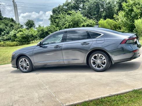 Certified 2025 Honda Accord EX-L image 4