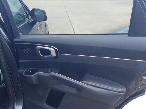 Used 2022 Kia Sorento S FWD image 14