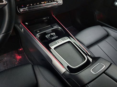 Certified 2024 Mercedes-Benz GLB 250 image 37