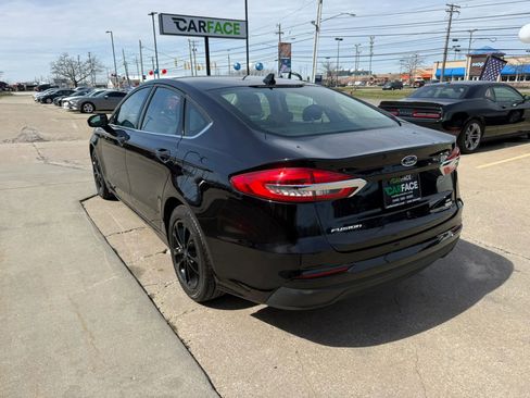 Used 2020 Ford Fusion SE image 9