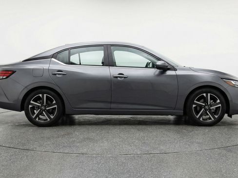 Used 2025 Nissan Sentra SV FWD image 11