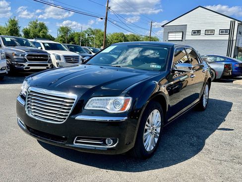 Used 2014 Chrysler 300 AWD w/ Driver Convenience Group image 3